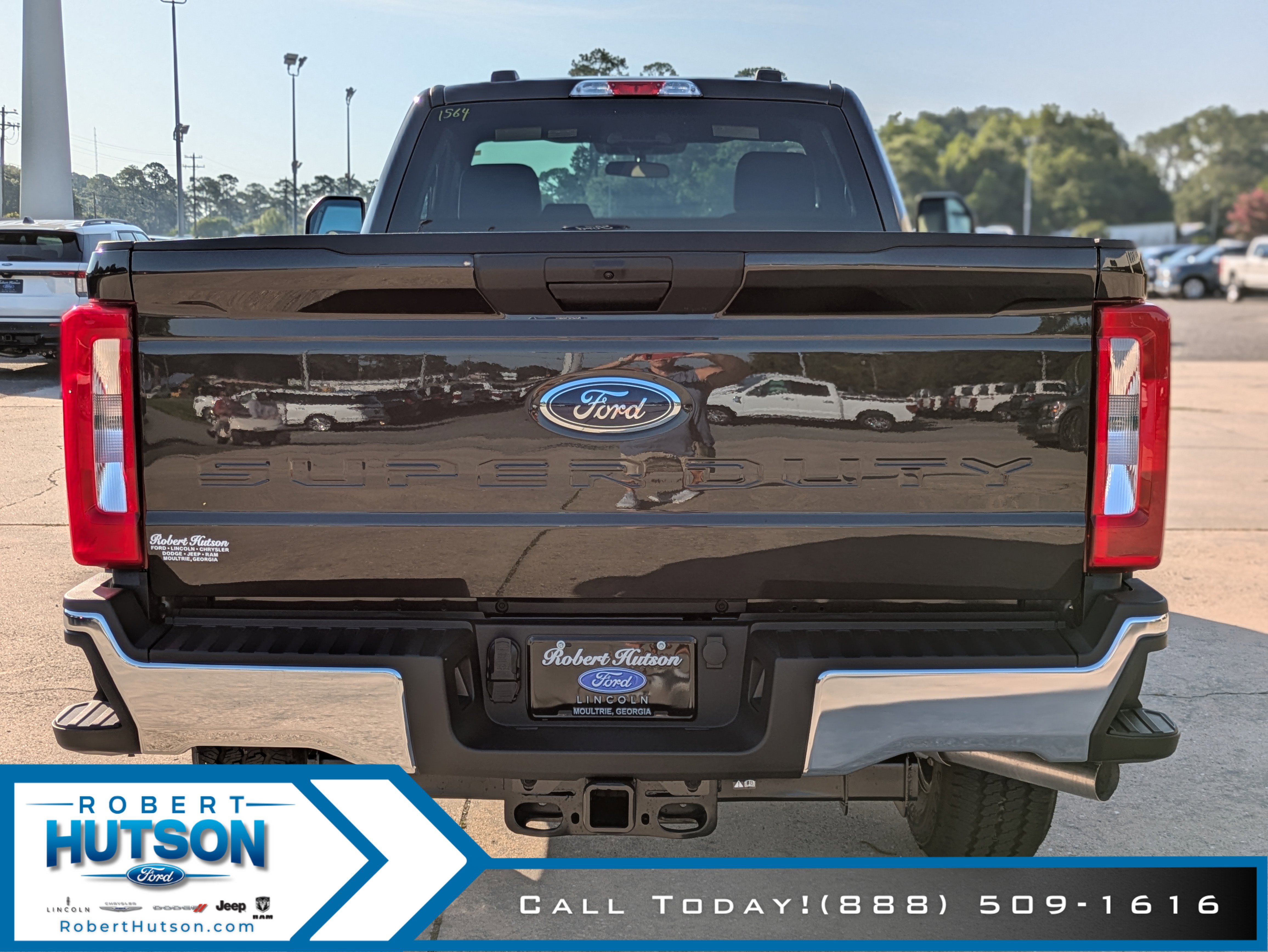 New 2025 Ford F350 XLT w/ FX4 Off-Road Package image 8