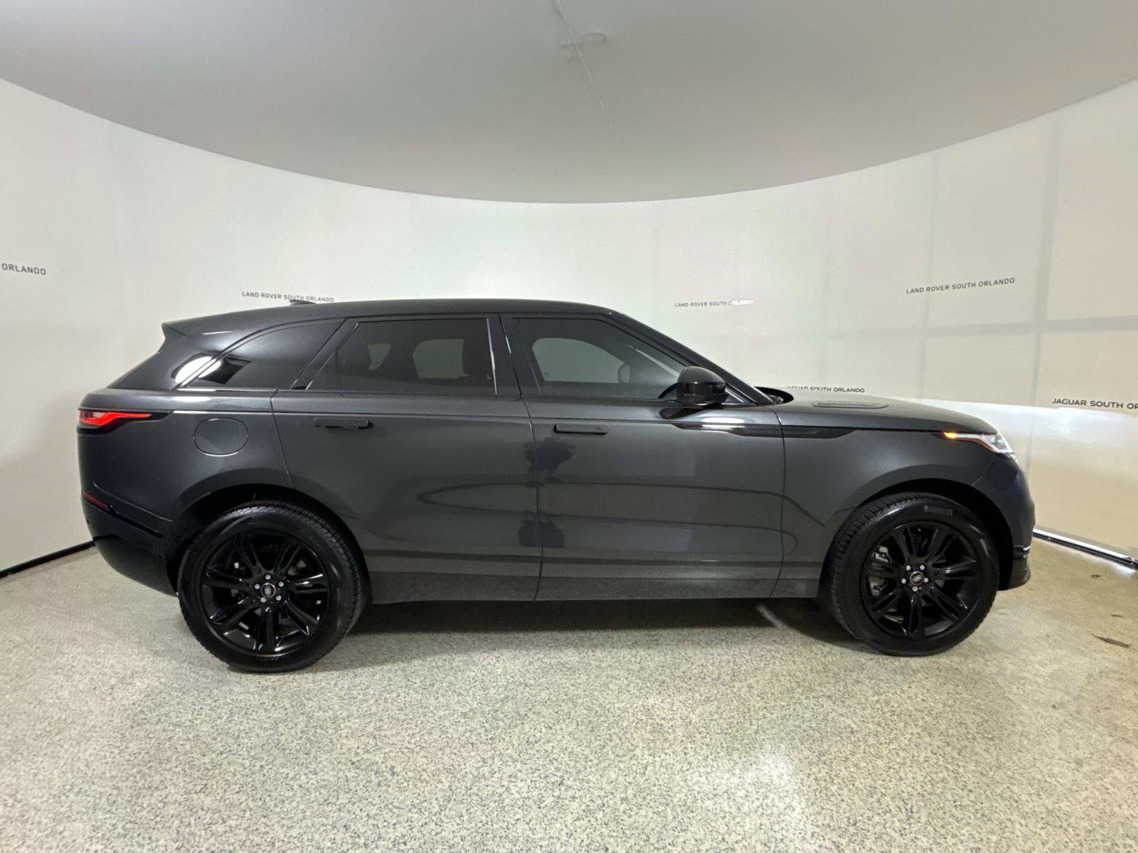 Used 2023 Land Rover Range Rover Velar R-Dynamic S AWD/4WD image 6