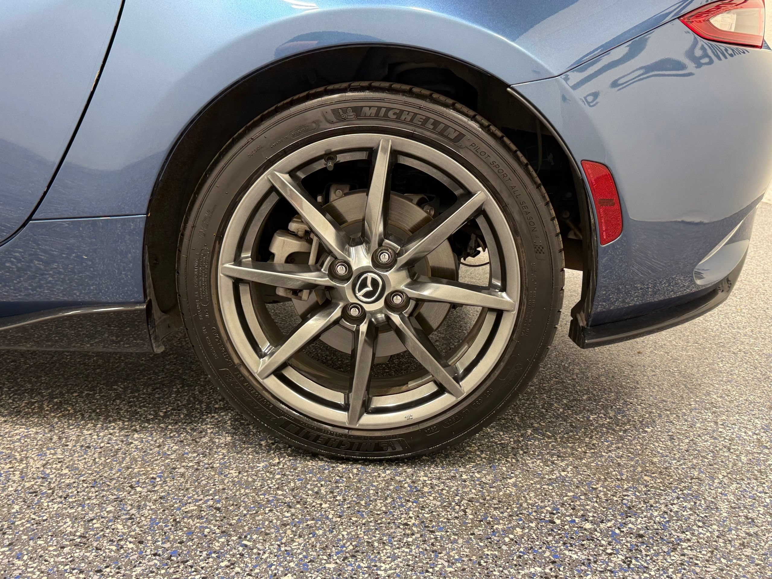 Used 2020 MAZDA MX-5 Miata Grand Touring w/ Appearance Package RWD image 12