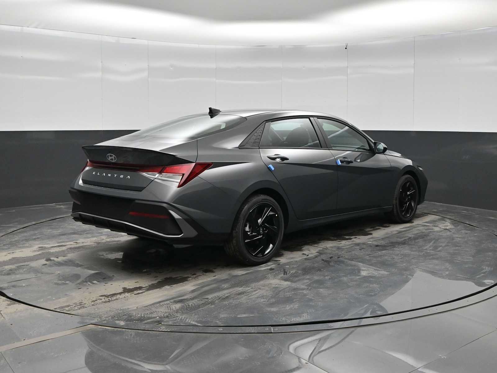 New 2026 Hyundai Elantra SEL Sport FWD image 7