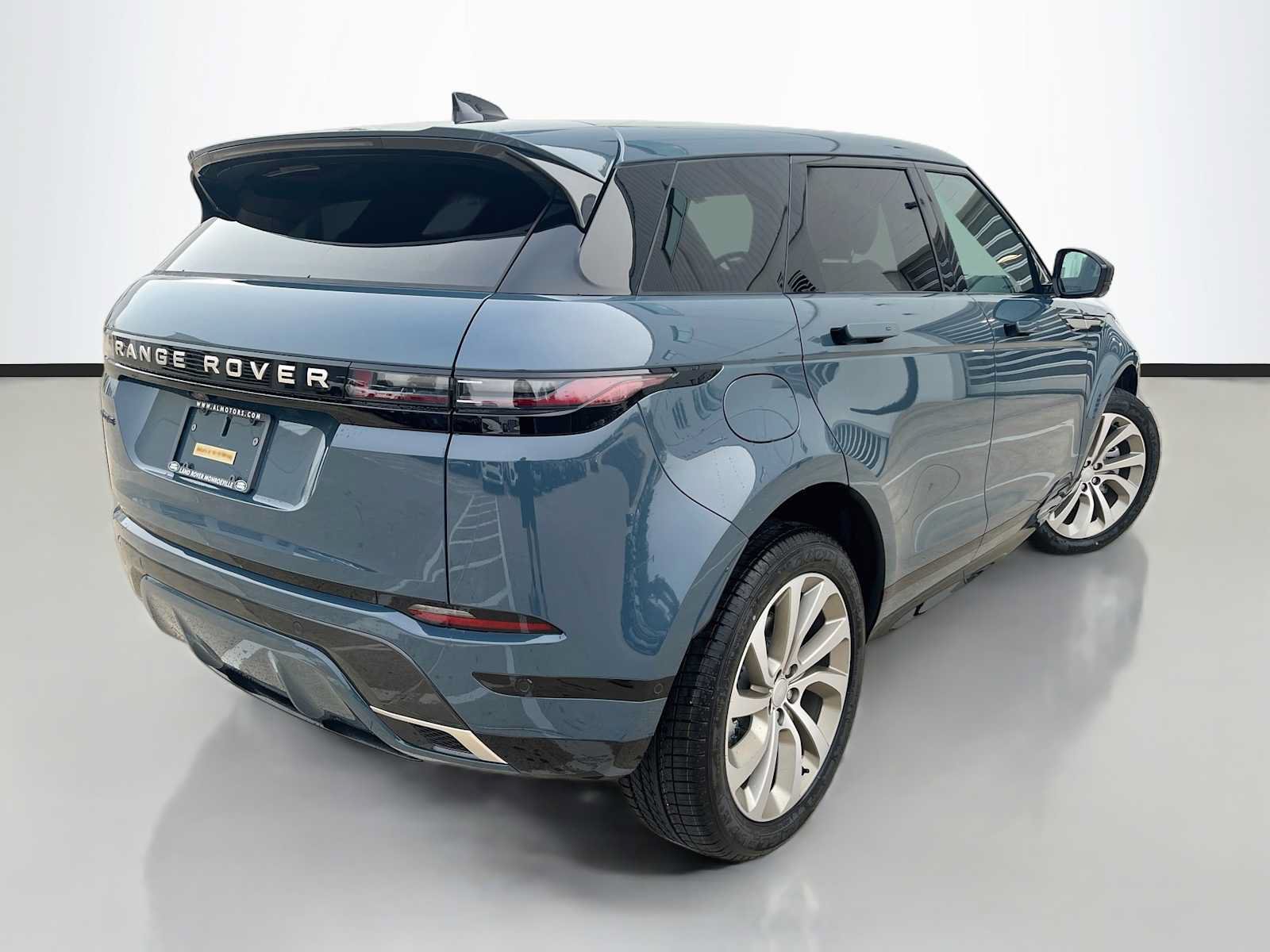 New 2026 Land Rover Range Rover Evoque Hoxton AWD/4WD image 3