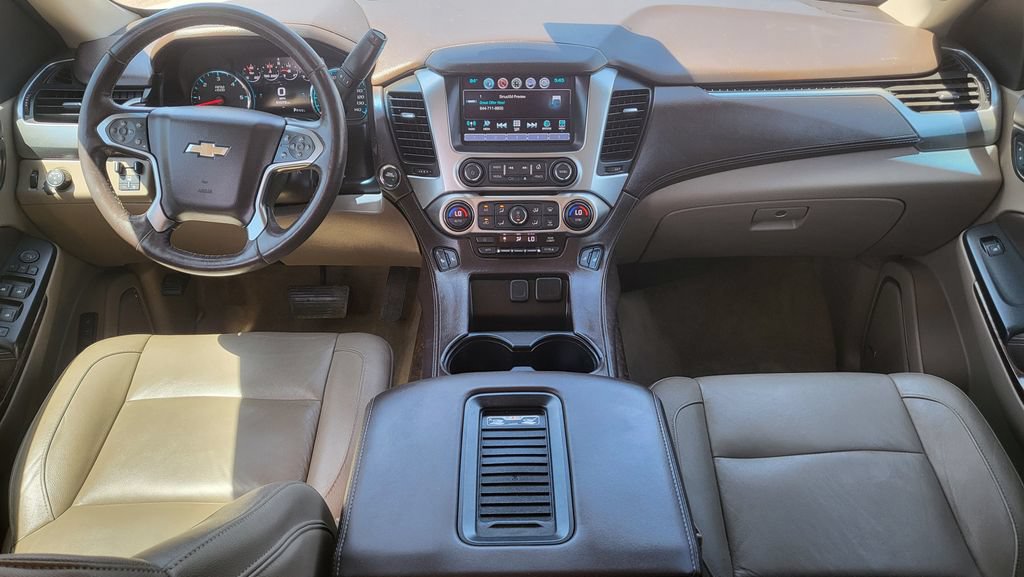 Used 2017 Chevrolet Suburban LT RWD image 5