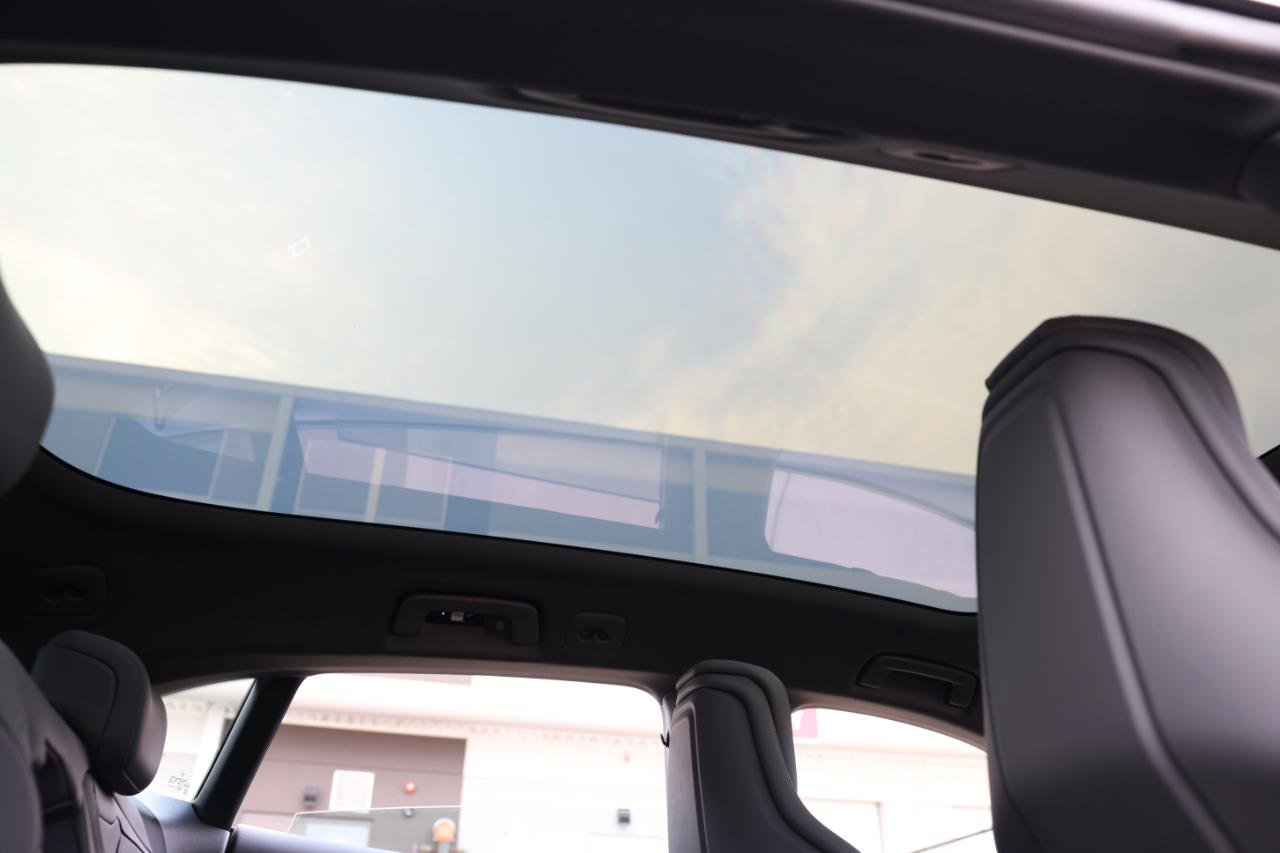 Used 2023 Porsche Taycan 4S image 25