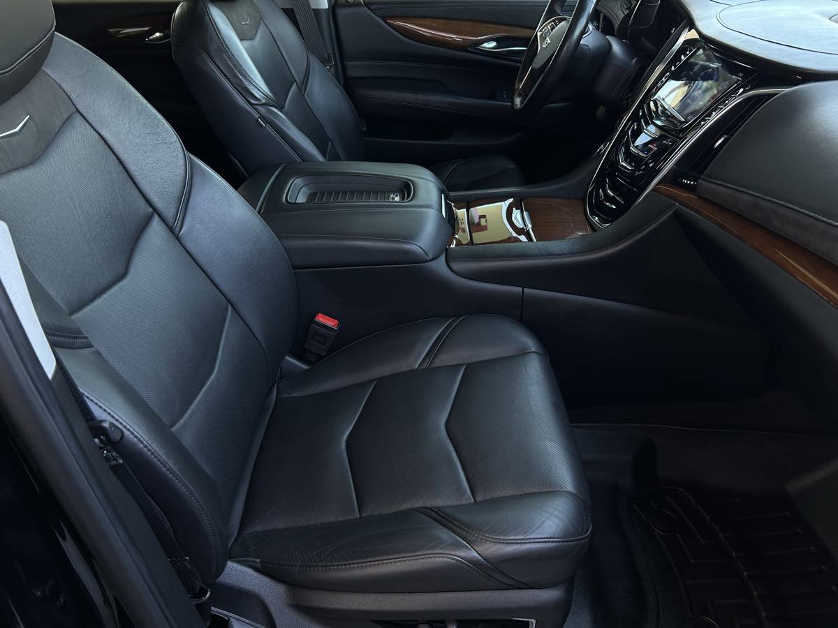 Used 2019 Cadillac Escalade ESV Premium Luxury AWD/4WD image 22