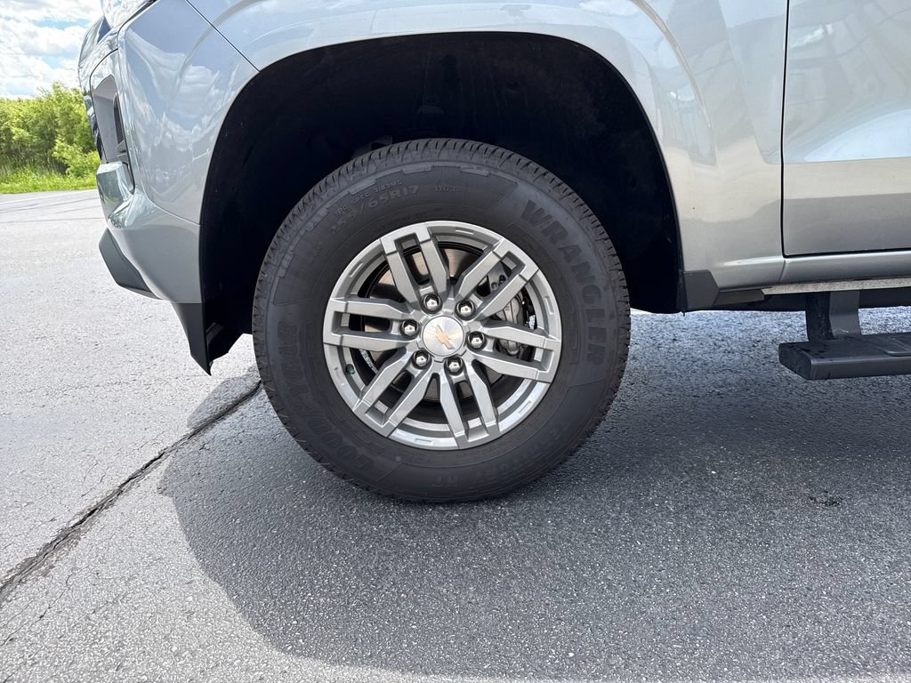 Certified 2024 Chevrolet Colorado LT w/ LT Convenience Package II AWD/4WD image 31