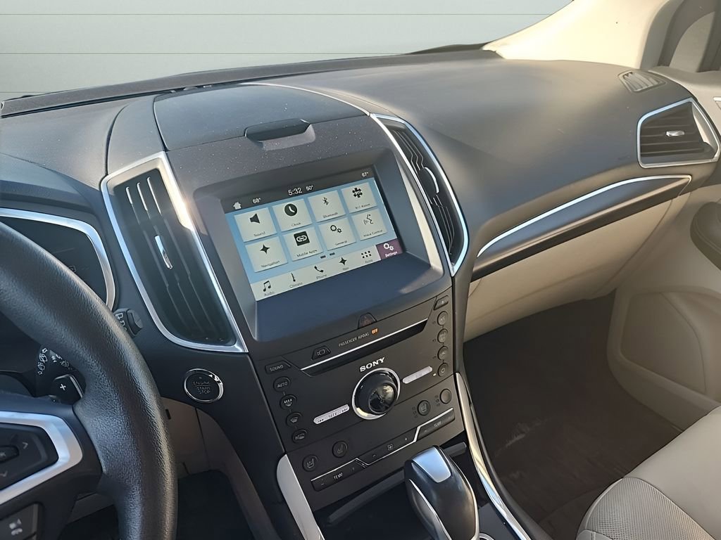 Used 2016 Ford Edge Titanium w/ Equipment Group 302A AWD/4WD image 10