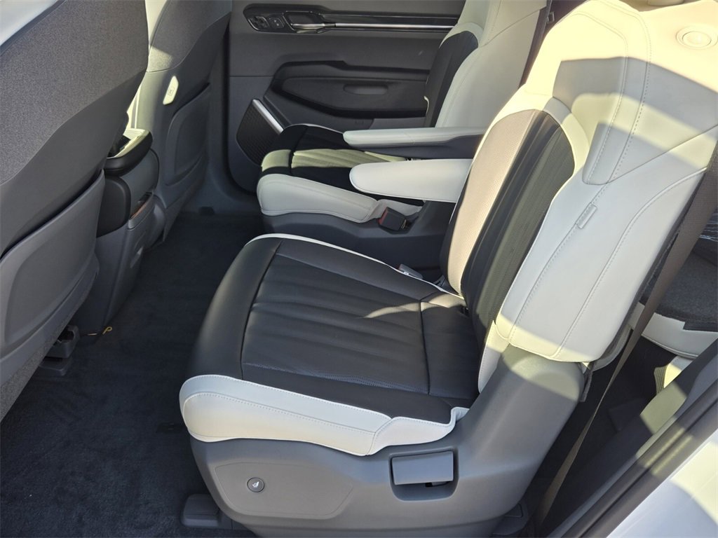 New 2026 Kia EV9 GT-Line image 8