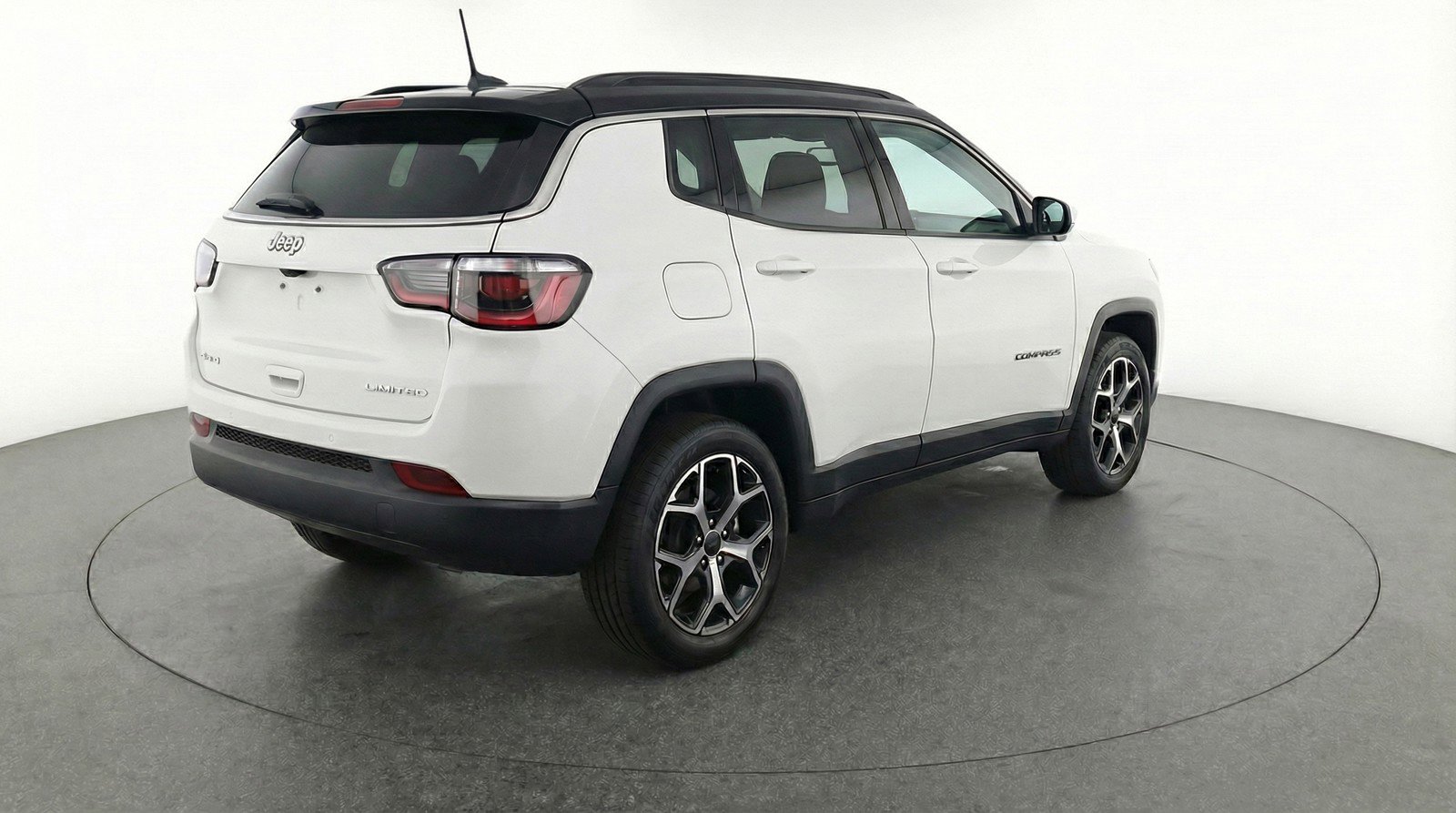 Used 2025 Jeep Compass Limited image 9