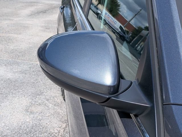 Used 2025 Volkswagen Jetta SE FWD image 12
