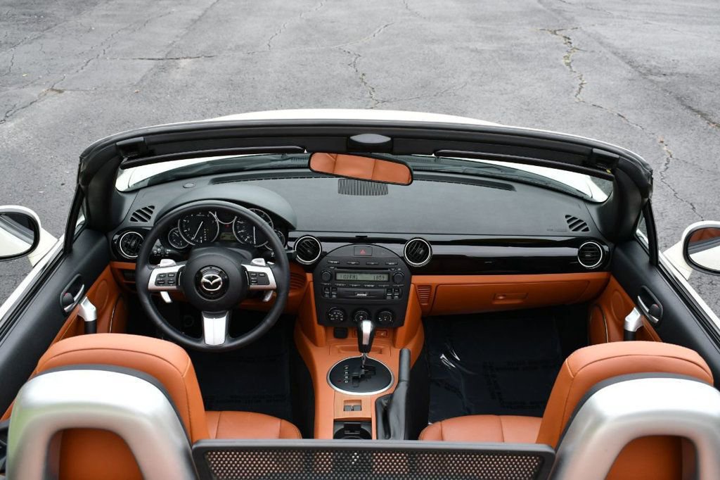 Used 2007 MAZDA MX-5 Miata Grand Touring w/ Premium Pkg image 14