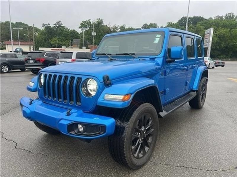 Used 2022 Jeep Wrangler Unlimited Sahara AWD/4WD image 37