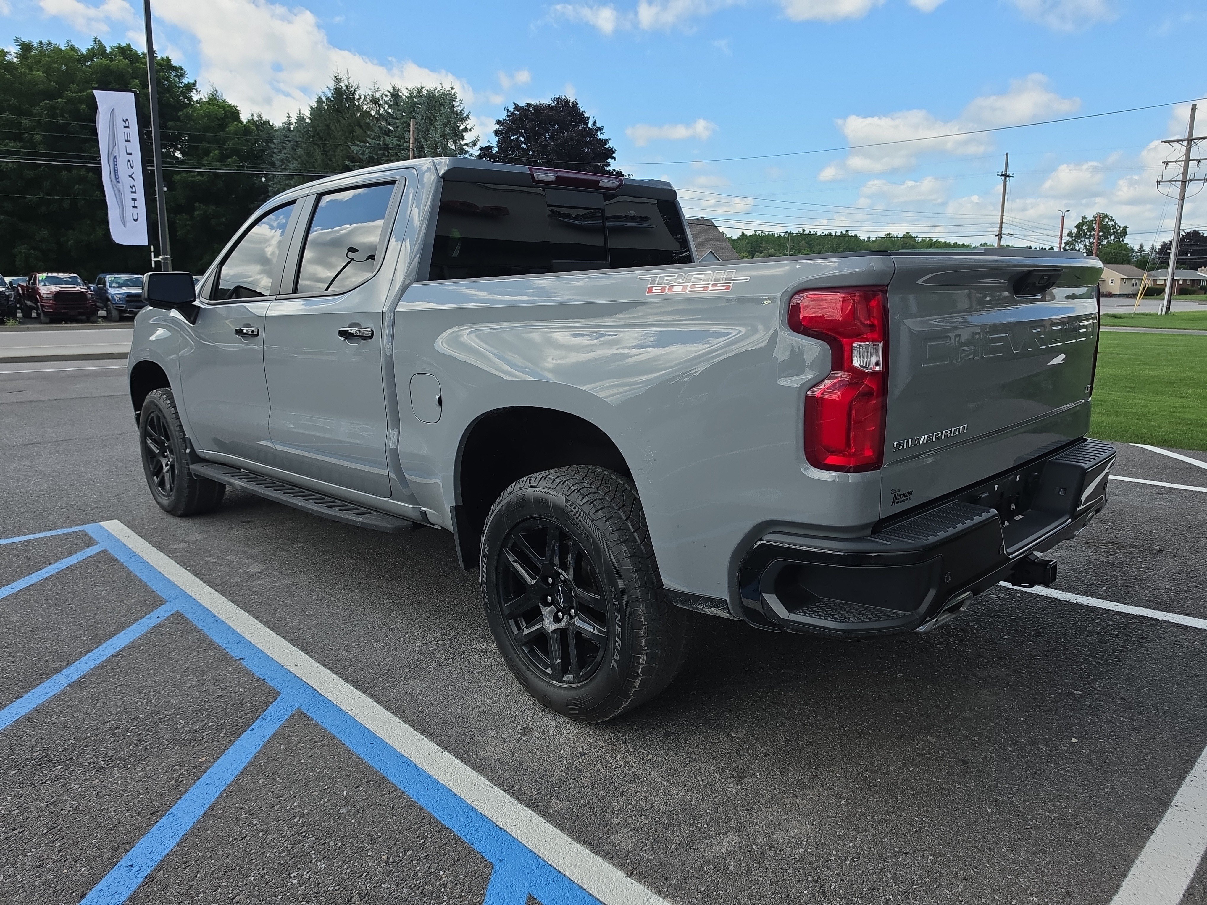 Used 2024 Chevrolet Silverado 1500 LT Trail Boss w/ Convenience Package II AWD/4WD image 6