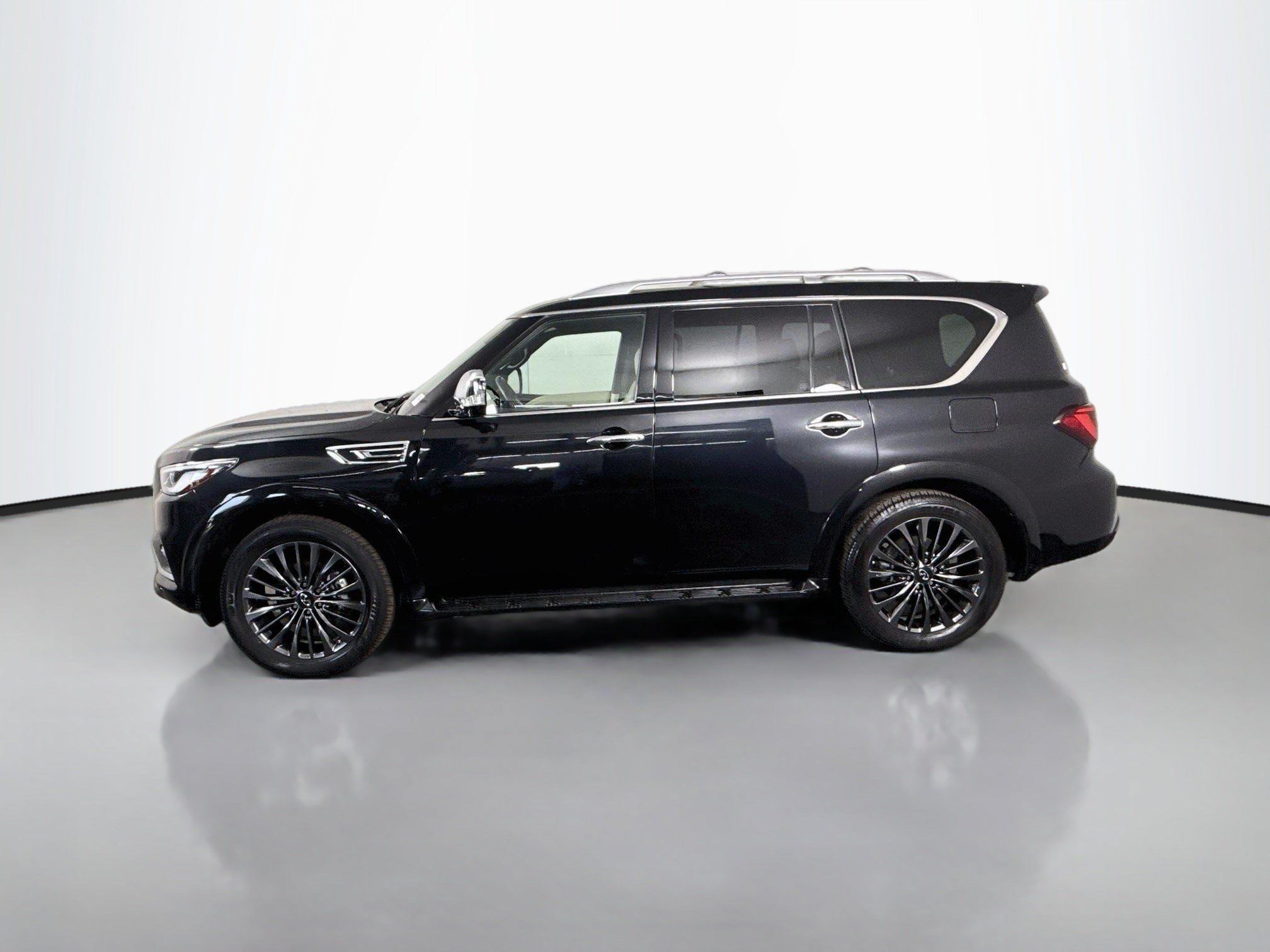 Used 2023 INFINITI QX80 Sensory w/ Cargo Package AWD/4WD image 6