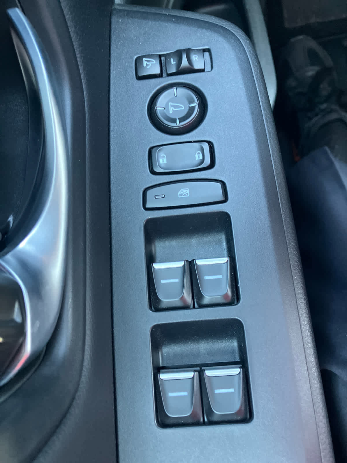 Used 2025 Honda Pilot TrailSport image 13