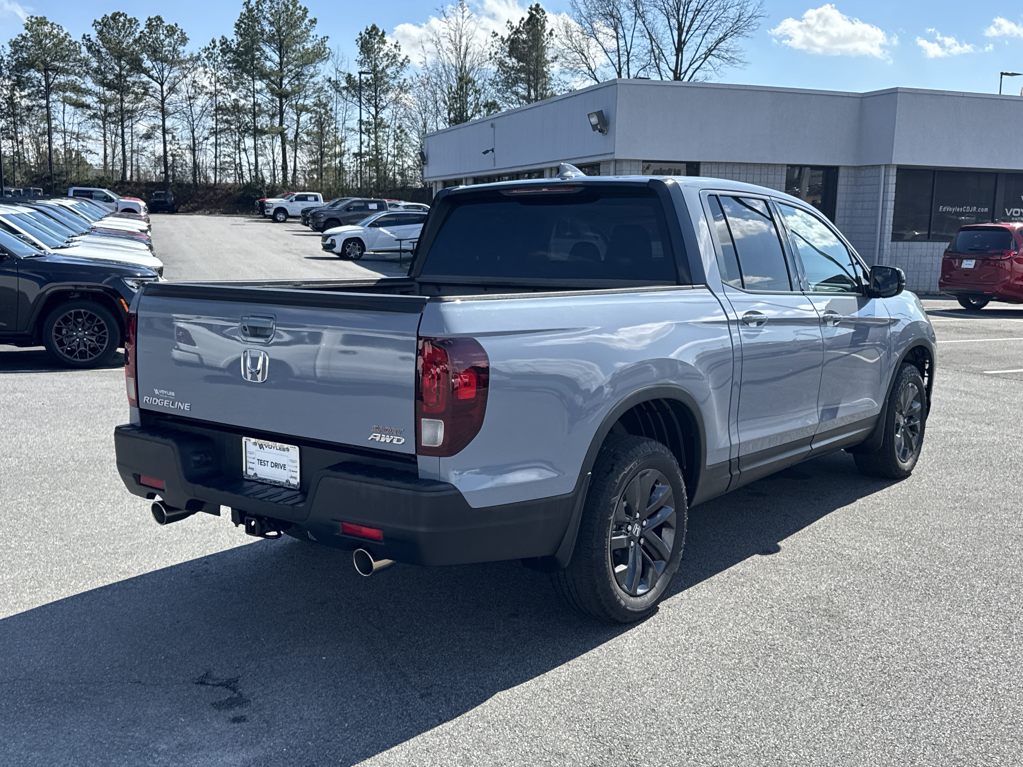 Used 2023 Honda Ridgeline Sport image 8