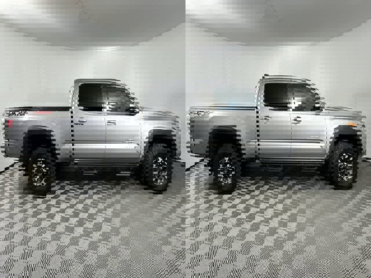 Used 2020 Toyota Tacoma TRD Off-Road w/ Technology Package image 9