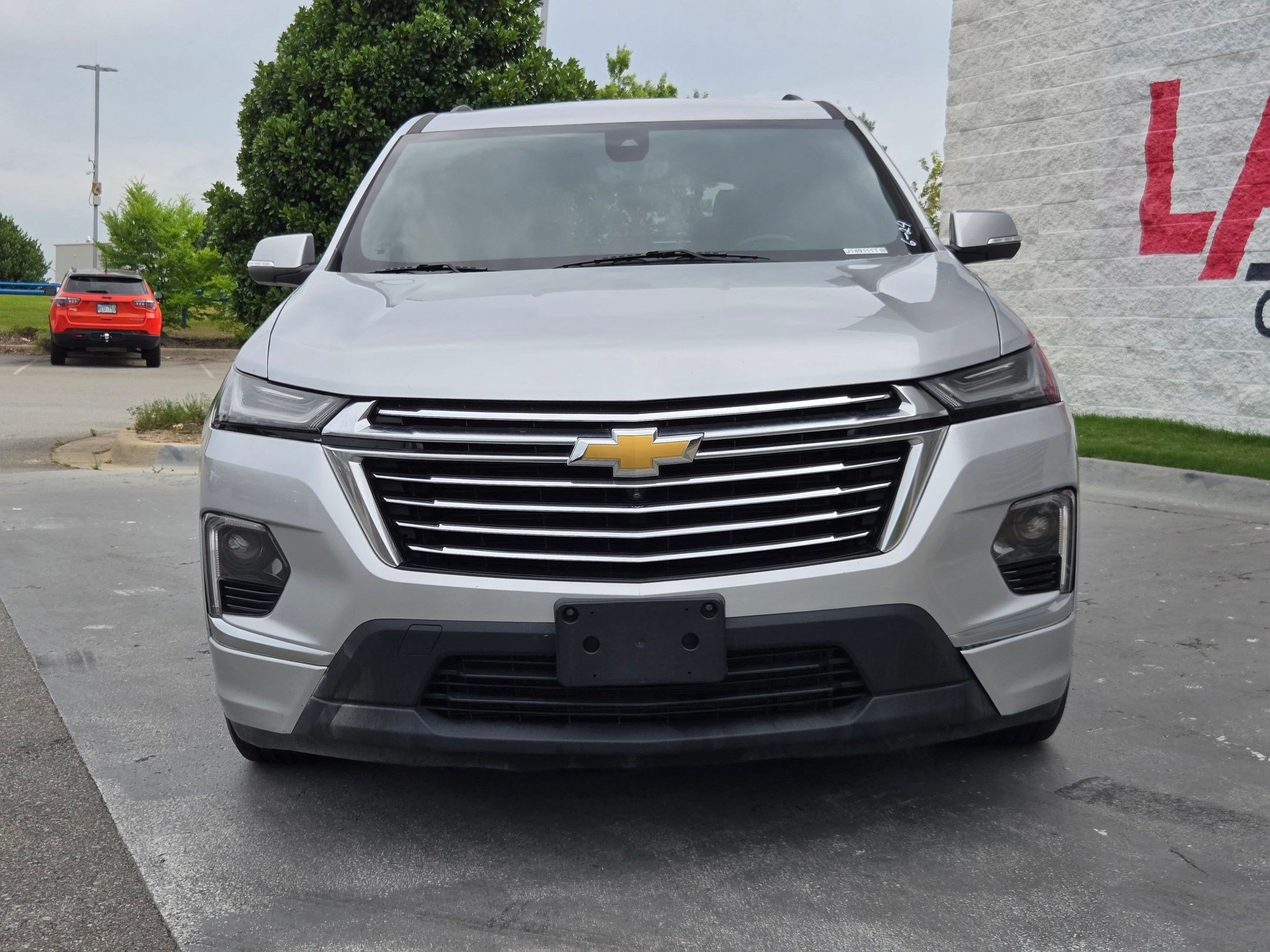 Used 2022 Chevrolet Traverse Premier AWD/4WD image 2