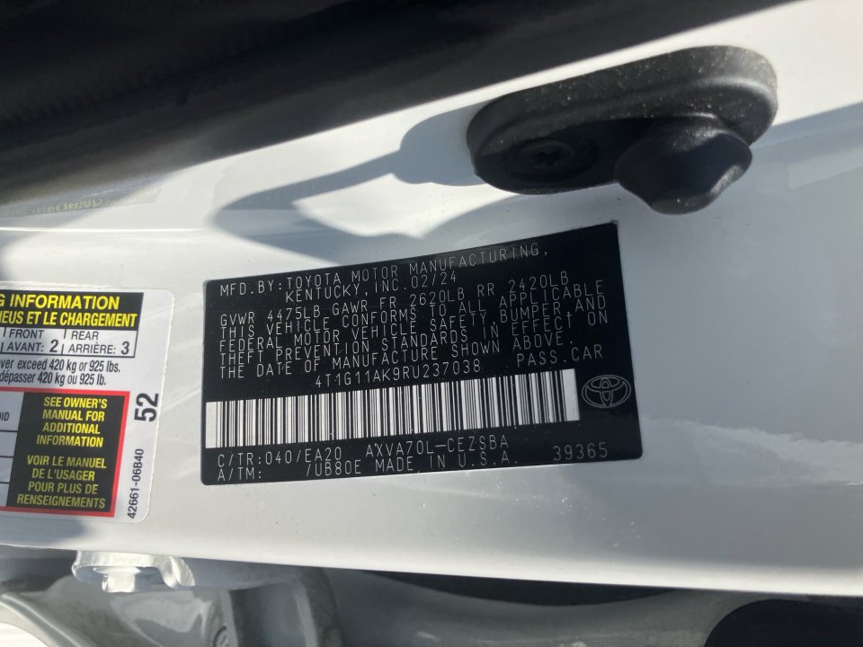 Used 2024 Toyota Camry SE FWD image 39