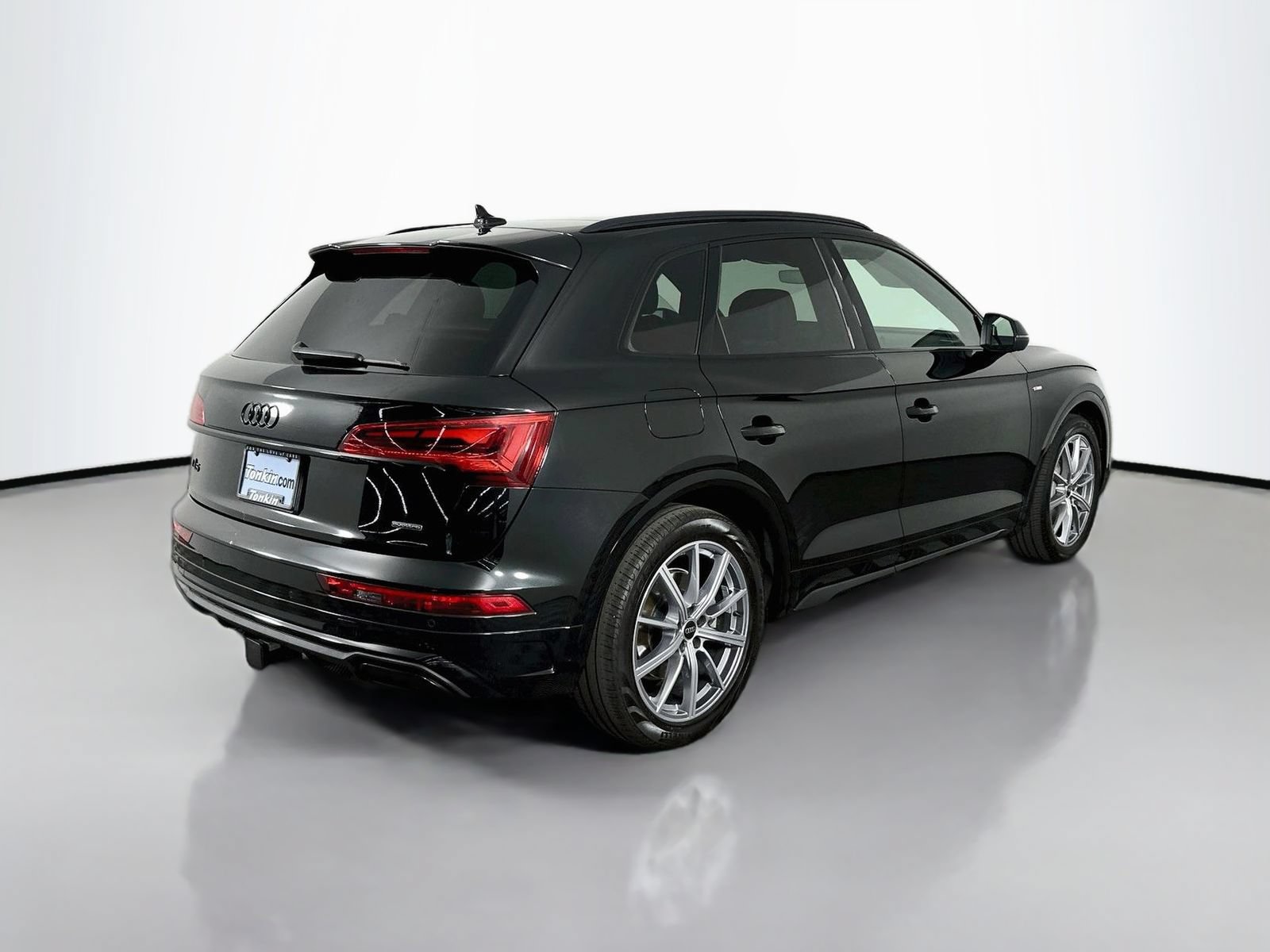 Used 2023 Audi Q5 e Premium Plus w/ Premium Plus Package AWD/4WD image 7