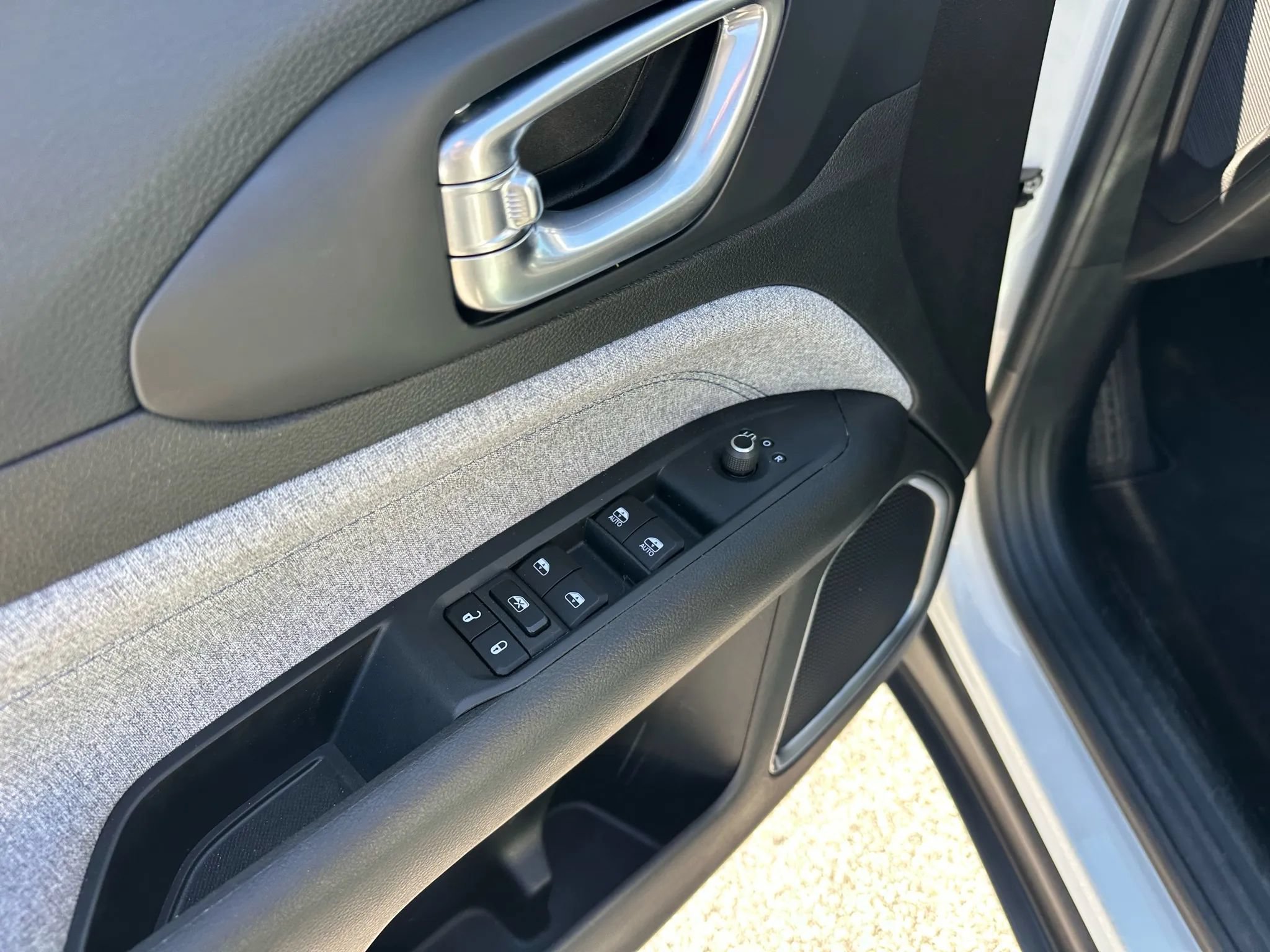 Used 2025 Jeep Compass Latitude AWD/4WD image 21