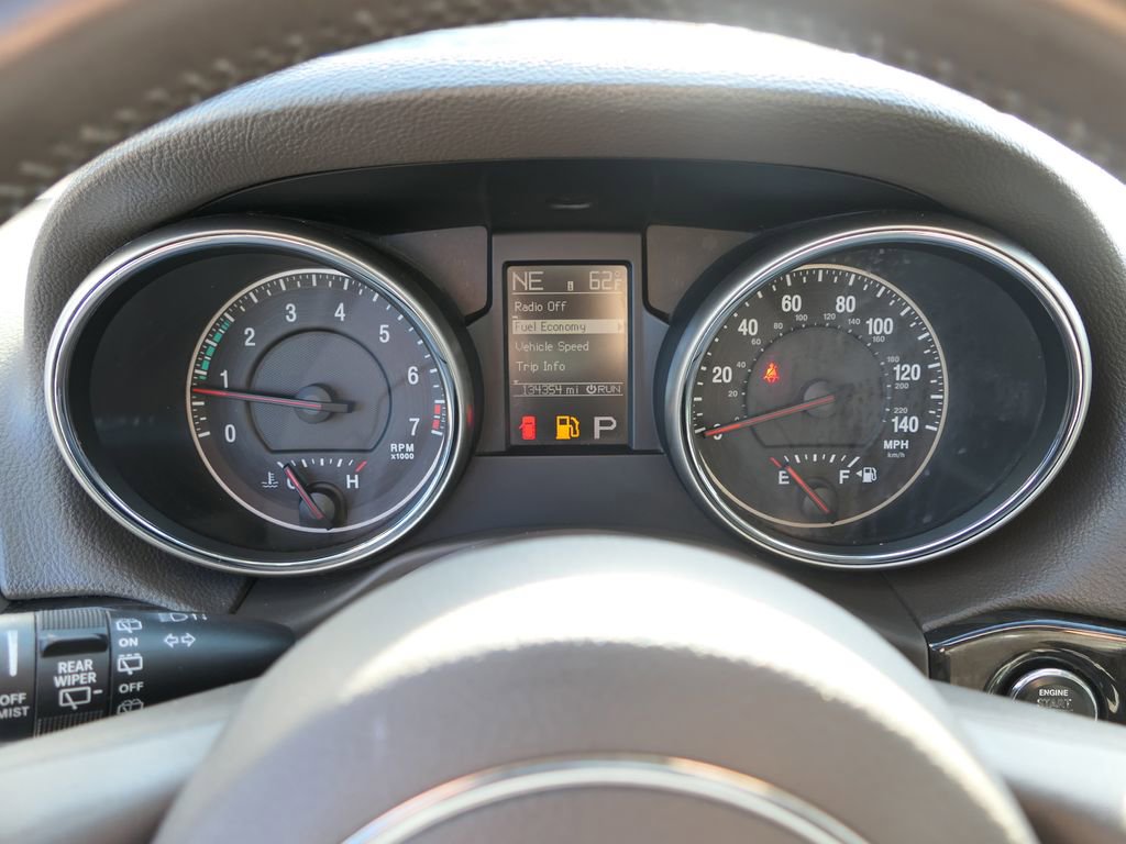 Used 2011 Jeep Grand Cherokee Laredo image 17