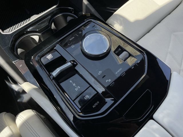 Used 2025 BMW 530i RWD image 22
