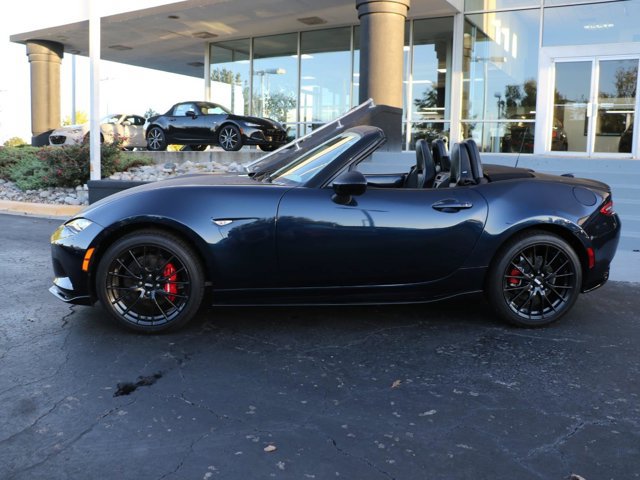 Certified 2024 MAZDA MX-5 Miata Club w/ Brembo/BBS Recaro Package RWD image 2