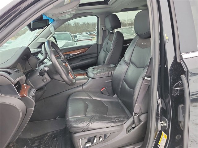 Certified 2015 Cadillac Escalade Luxury image 6