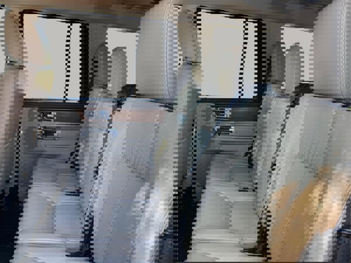 Used 2016 Land Rover LR4 HSE LUX image 31