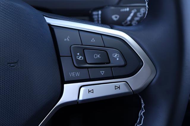 Certified 2024 Volkswagen Tiguan SE FWD image 23