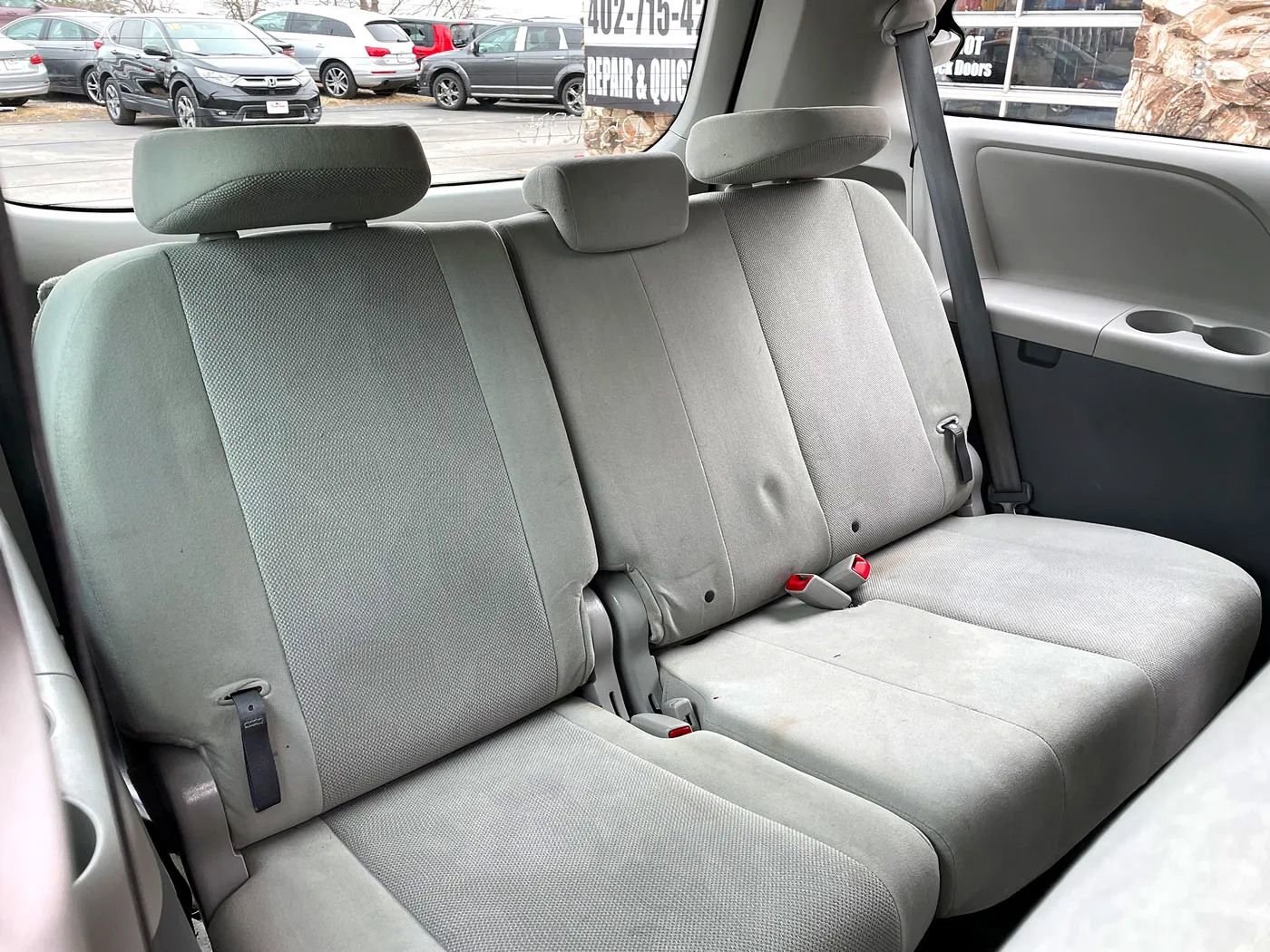 Used 2012 Toyota Sienna w/ Towing Pkg FWD image 12