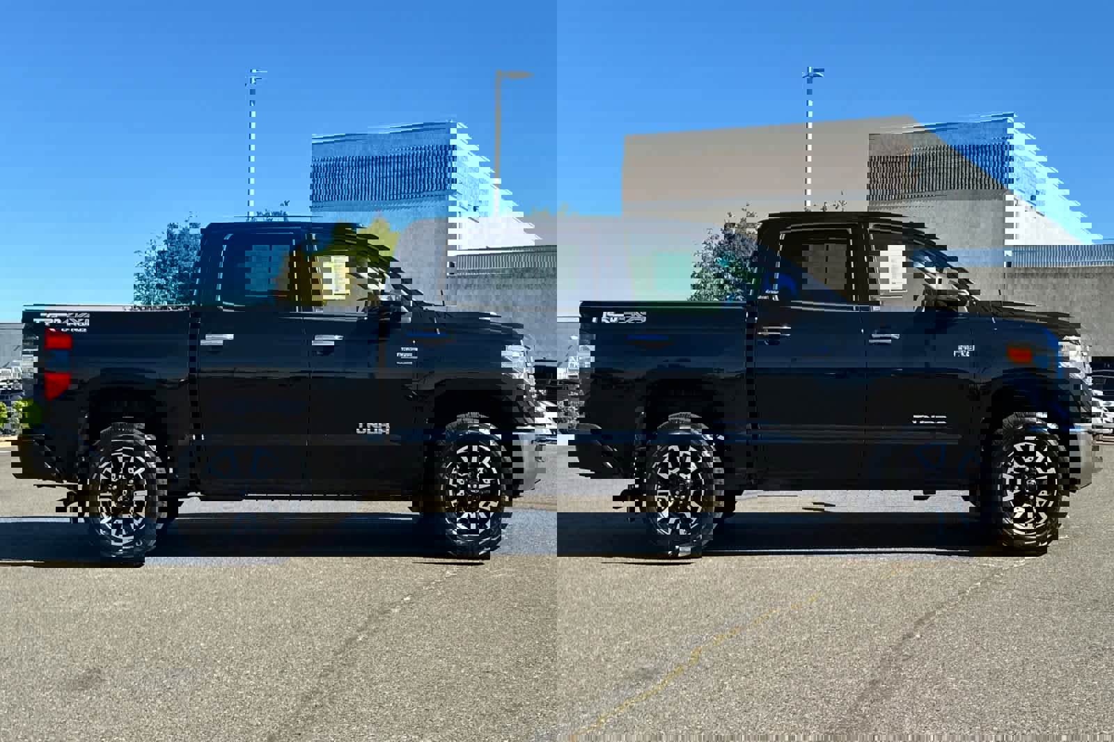 Used 2017 Toyota Tundra Limited image 6