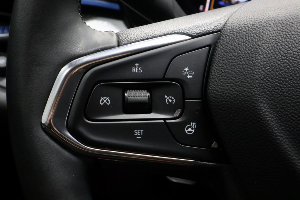 Used 2025 Chevrolet Trax LT w/ LT Convenience Package FWD image 26
