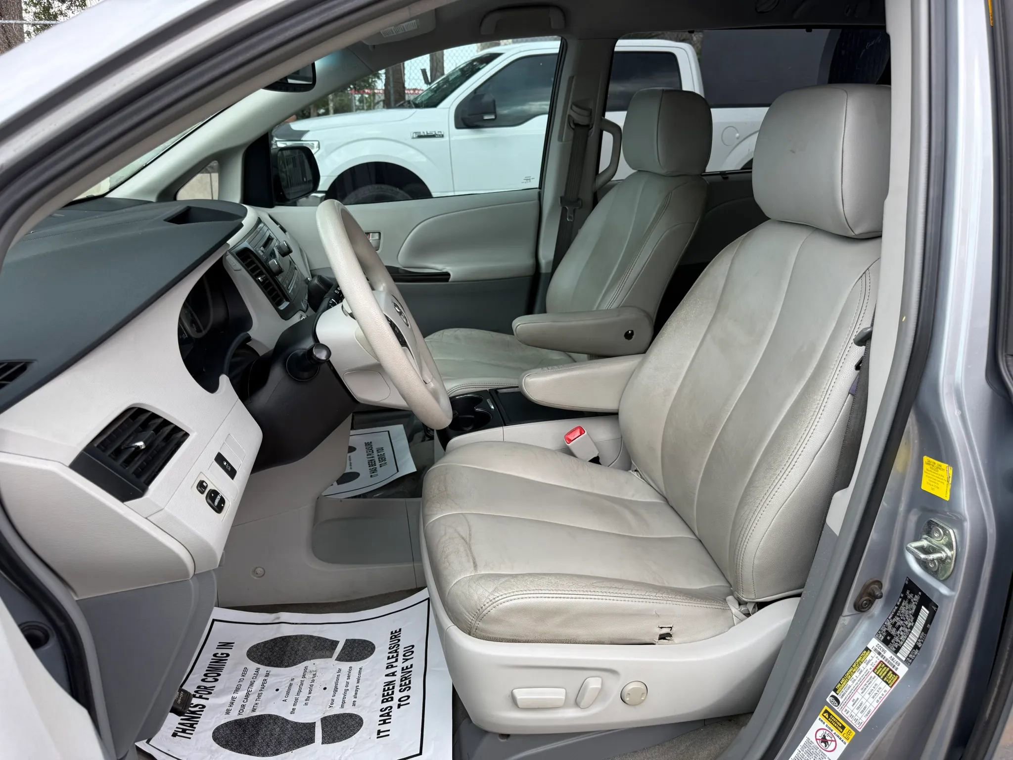 Used 2011 Toyota Sienna LE FWD image 13