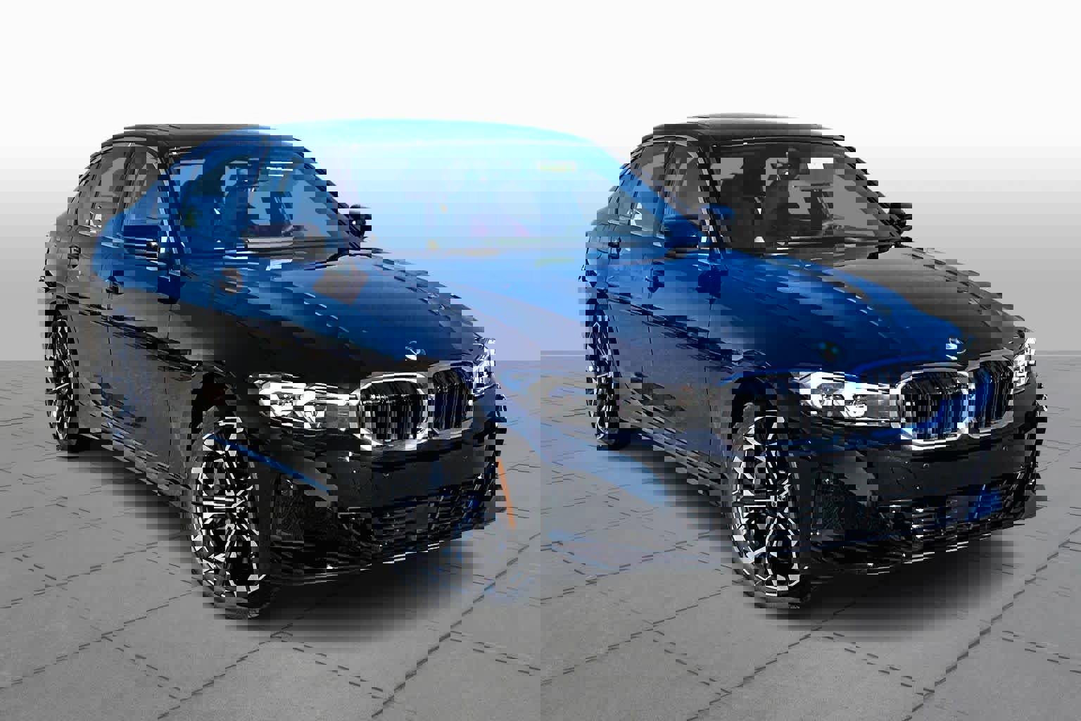 Used 2026 BMW 330i xDrive Sedan w/ Convenience Package AWD/4WD image 2