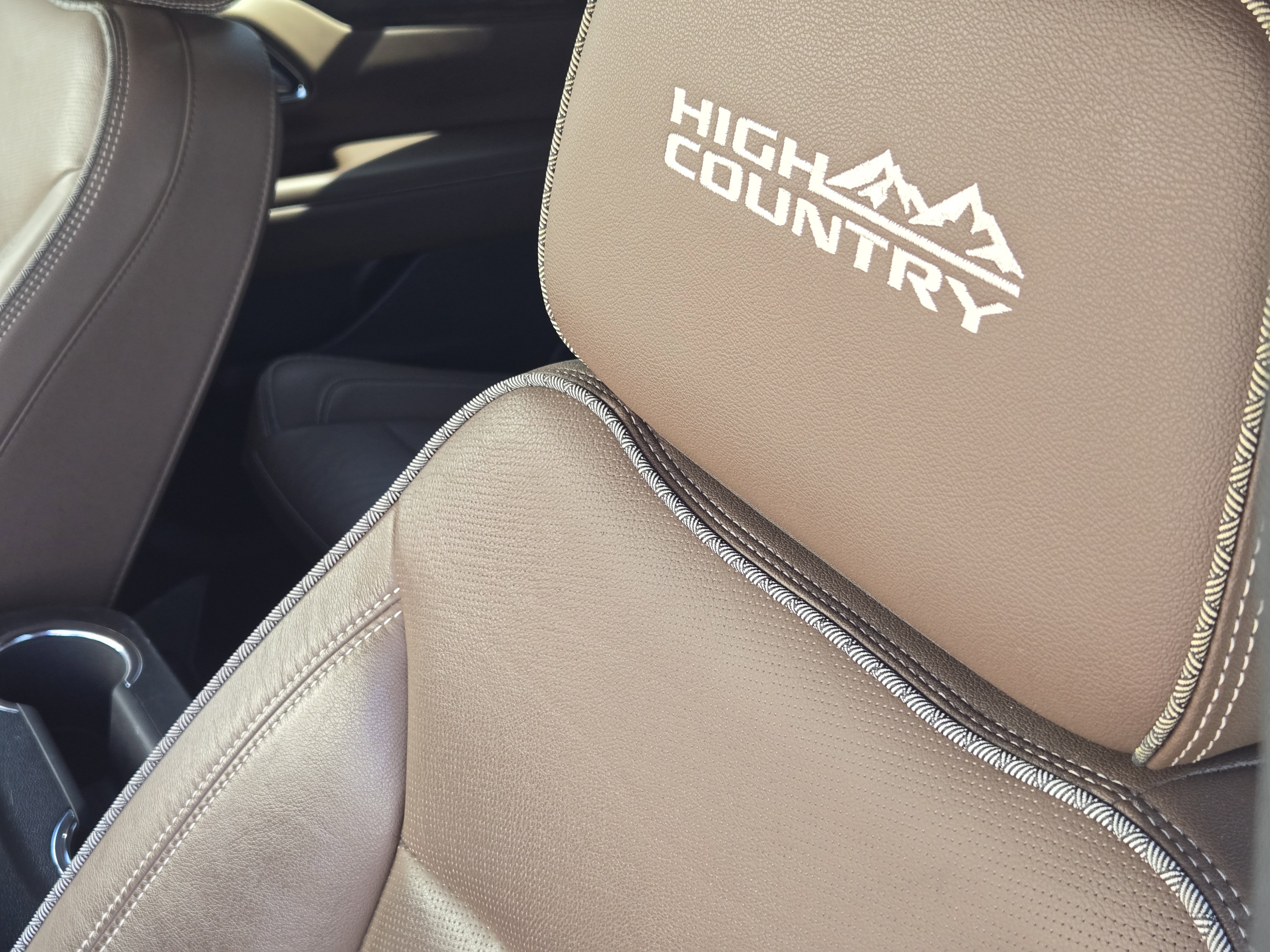 Used 2023 Chevrolet Tahoe High Country w/ Premium Package 2 image 17