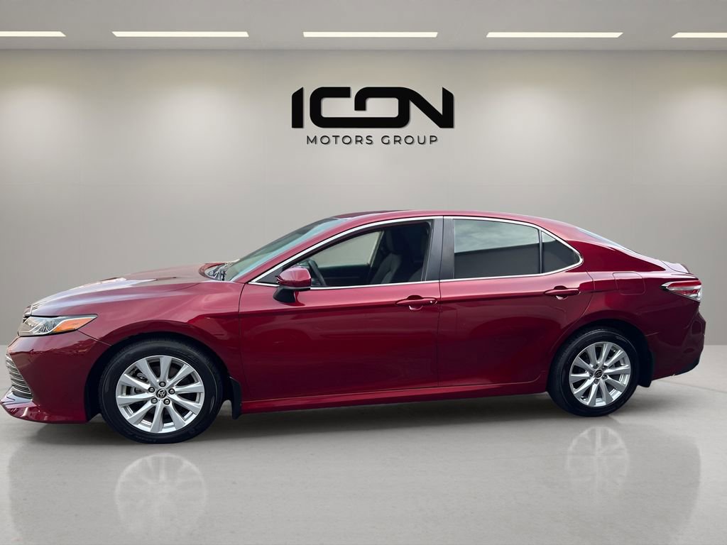 Used 2020 Toyota Camry LE image 2