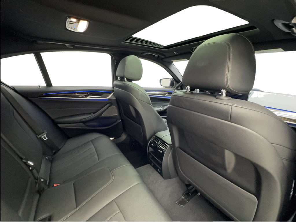 Used 2023 BMW 530i w/ Premium Package RWD image 30