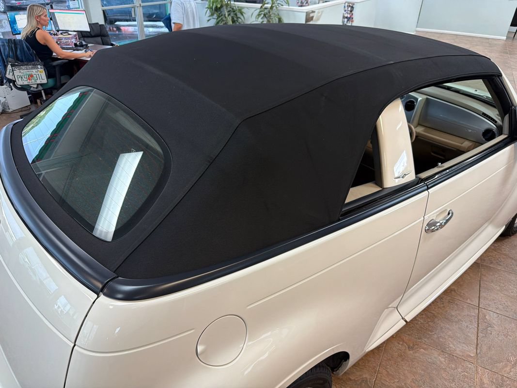 Used 2008 Chrysler PT Cruiser Convertible FWD image 31