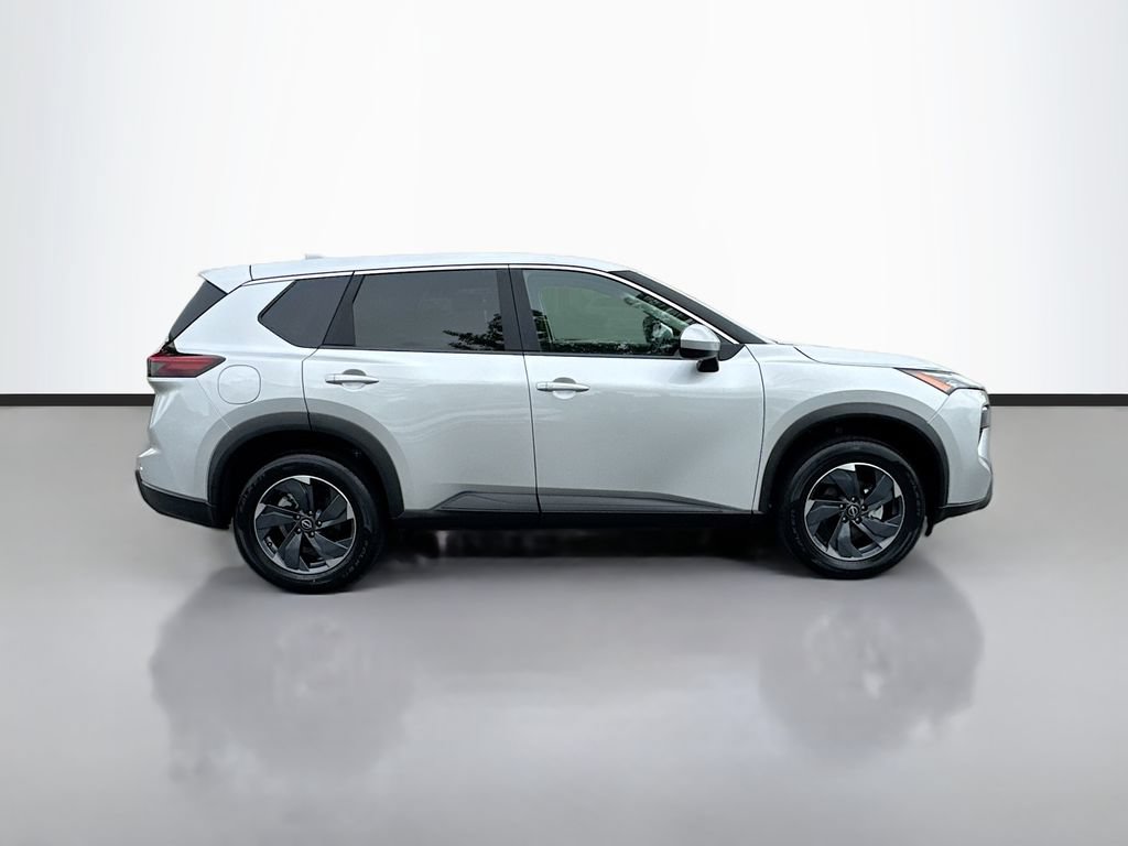 Certified 2025 Nissan Rogue SV FWD image 10