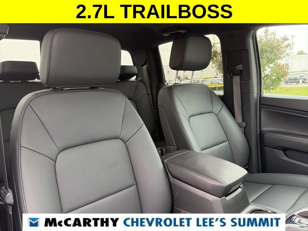 Used 2025 Chevrolet Colorado Trail Boss AWD/4WD image 35