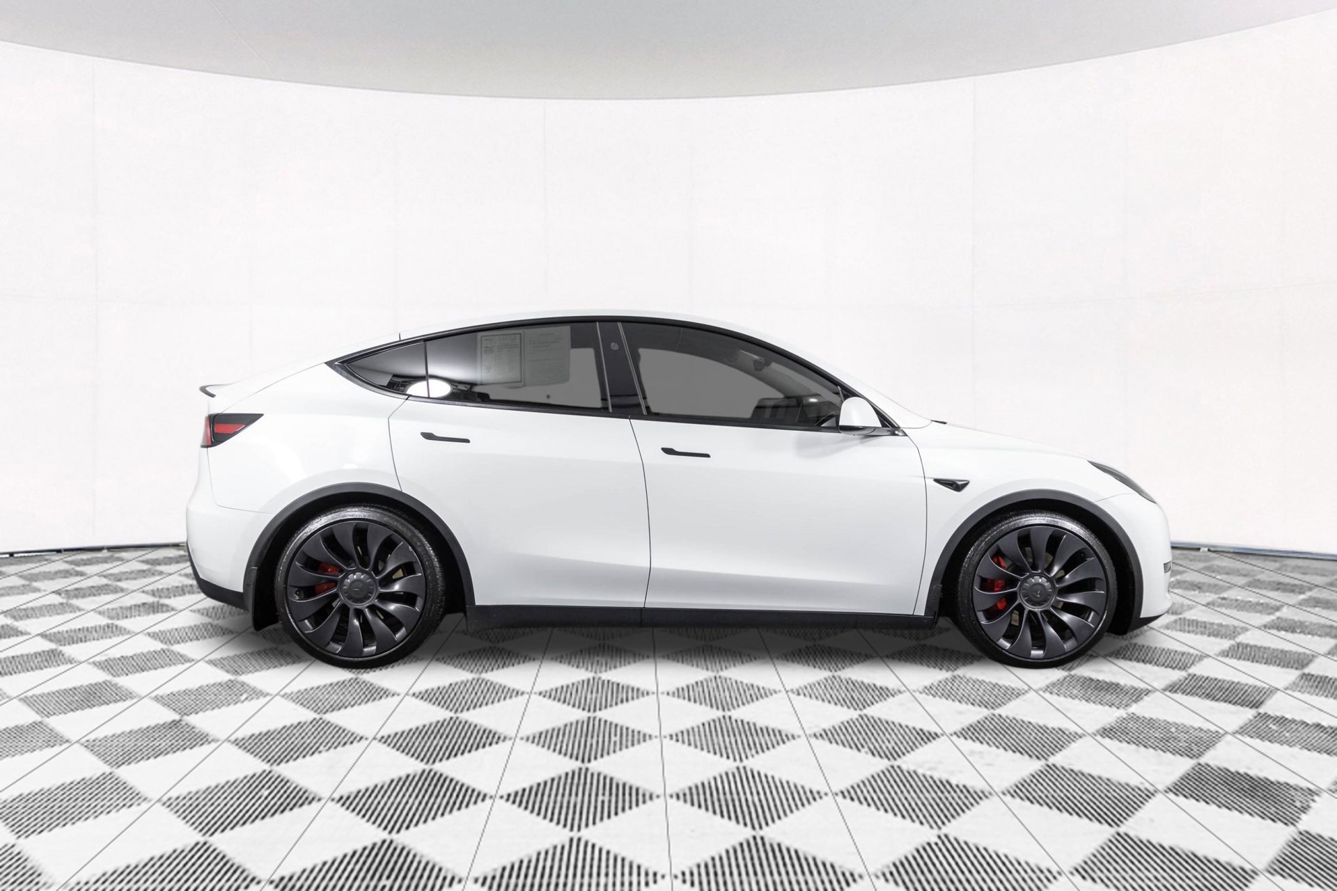 Used 2024 Tesla Model Y Performance AWD/4WD image 21