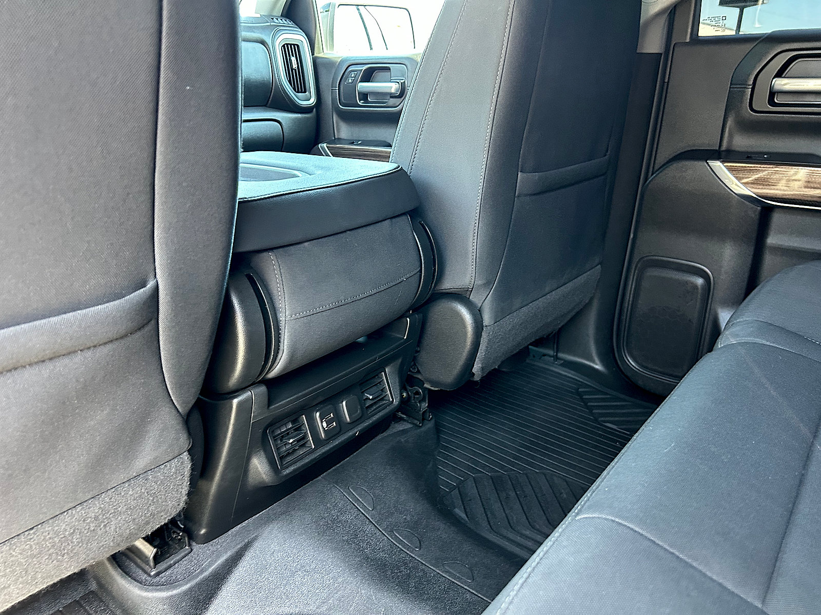 Used 2020 Chevrolet Silverado 1500 LT Trail Boss AWD/4WD image 21