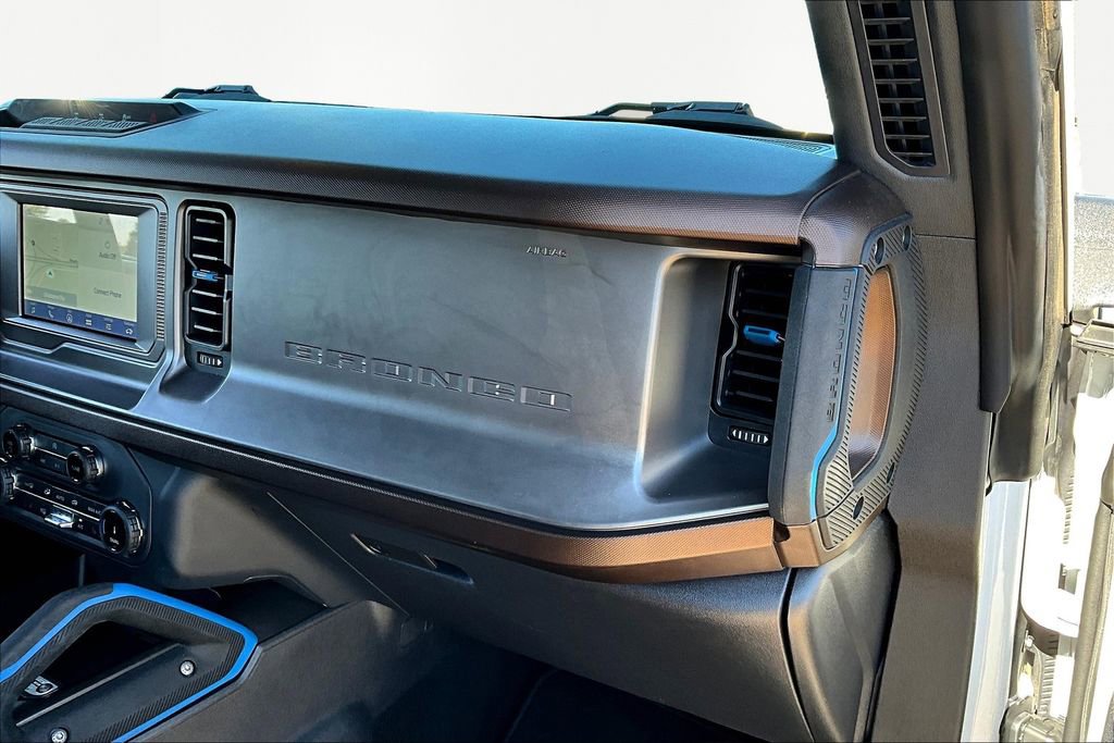 Used 2022 Ford Bronco Outer Banks AWD/4WD image 16