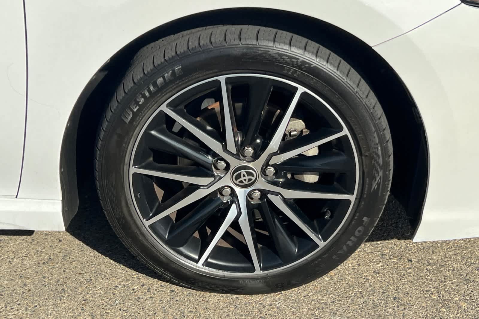 Used 2021 Toyota Camry SE FWD image 18
