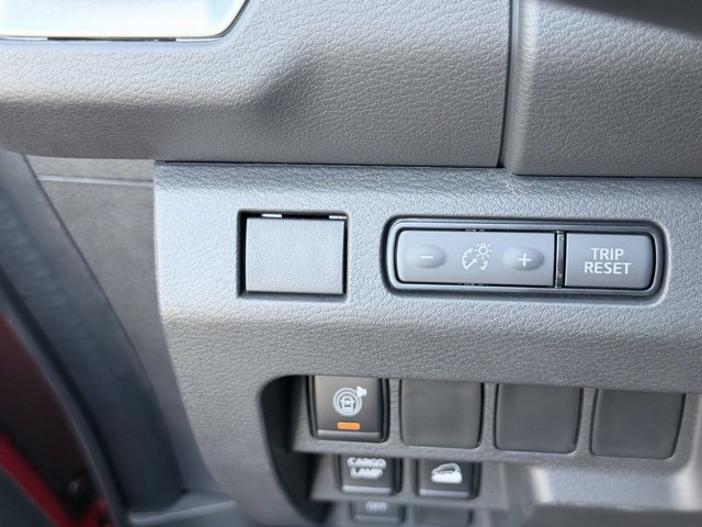 Certified 2025 Nissan Frontier SV image 21