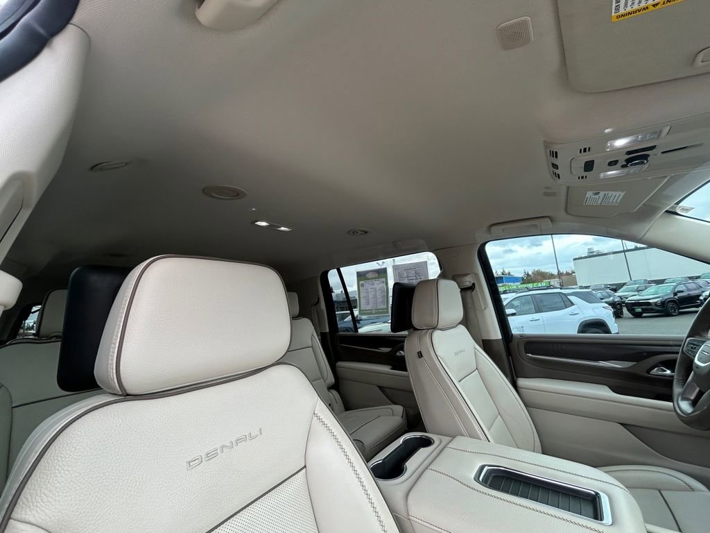 Used 2024 GMC Yukon XL Denali w/ Advanced Technology Package AWD/4WD image 28