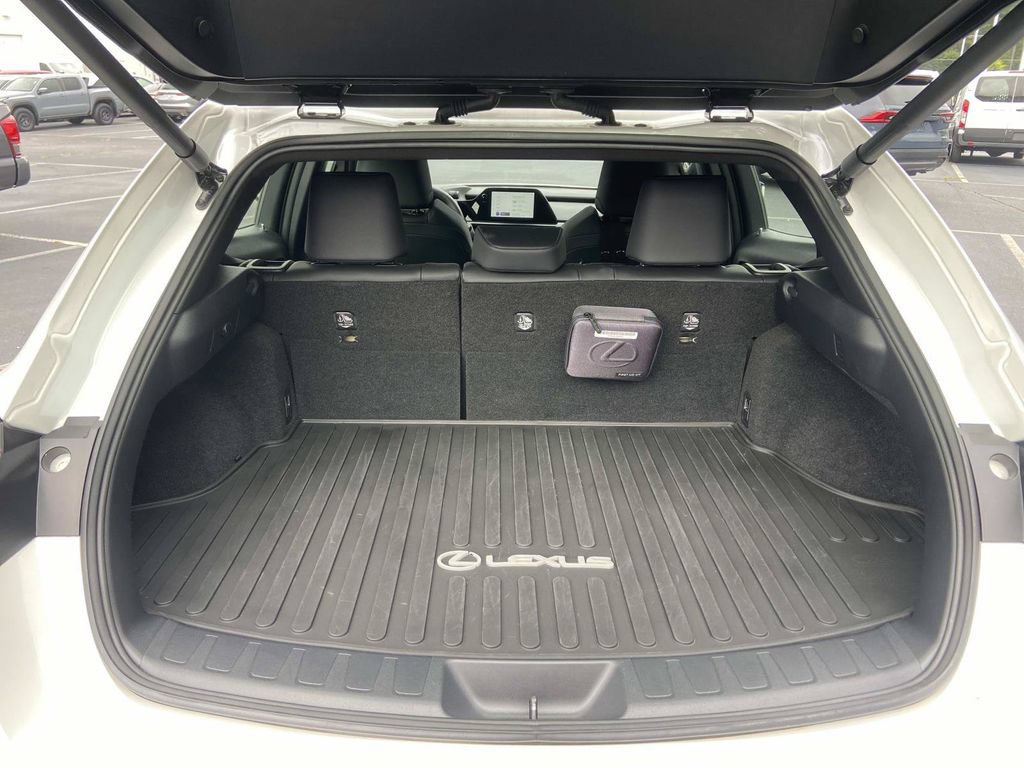 Used 2025 Lexus UX 300h FWD w/ Cold Area Package image 12