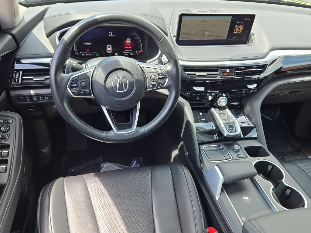 Used 2023 Acura MDX SH-AWD w/ Technology Package image 2