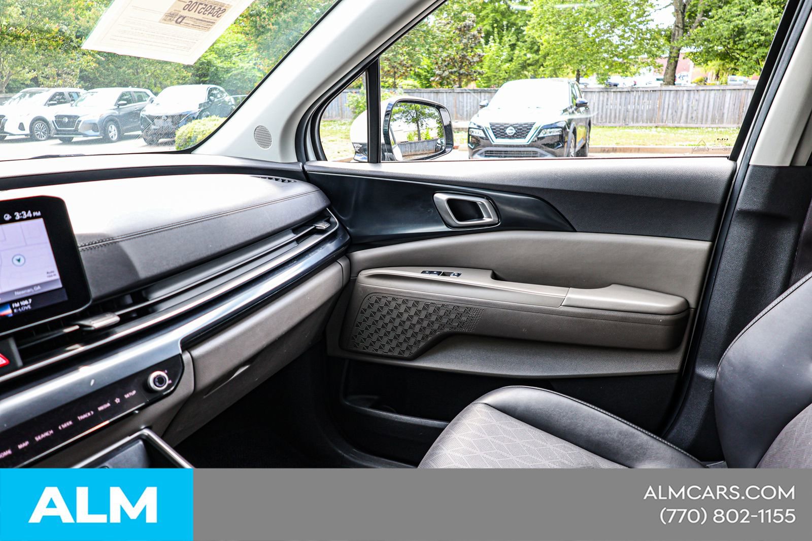 Used 2025 Kia Carnival FWD image 39